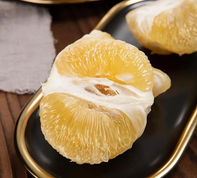 “柚”惑十足的黄金葡萄柚，99%的人都未尝过！清甜味美，VC丰富还养颜轻脂，让你吃出贵族般的享受