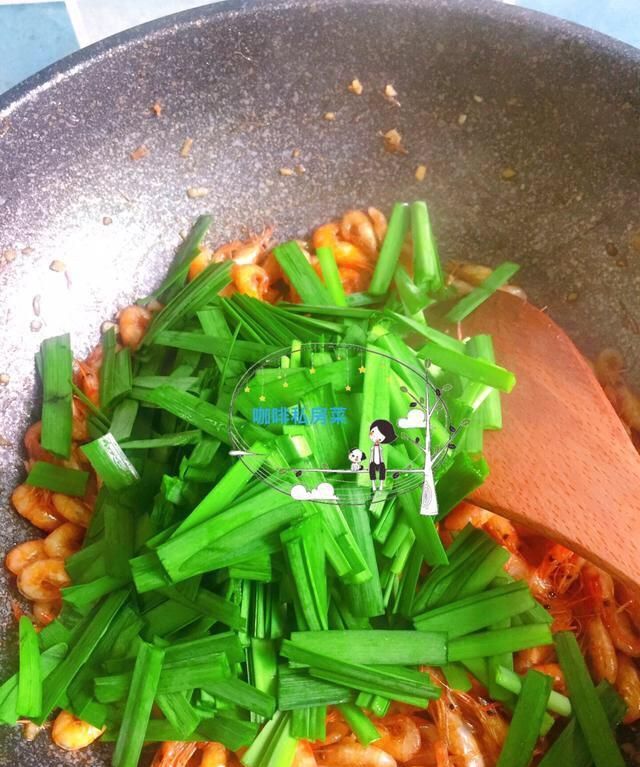 韭菜炒河虾怎么做好吃图7