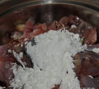 干锅牛蛙的做法