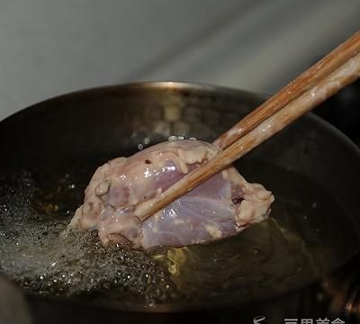 干锅牛蛙的做法