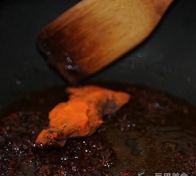干锅牛蛙的做法