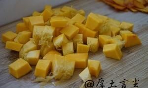 南瓜玉米粥的做法,南瓜玉米粥的家常做法