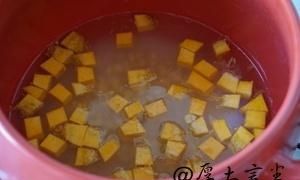 南瓜玉米粥的做法,南瓜玉米粥的家常做法