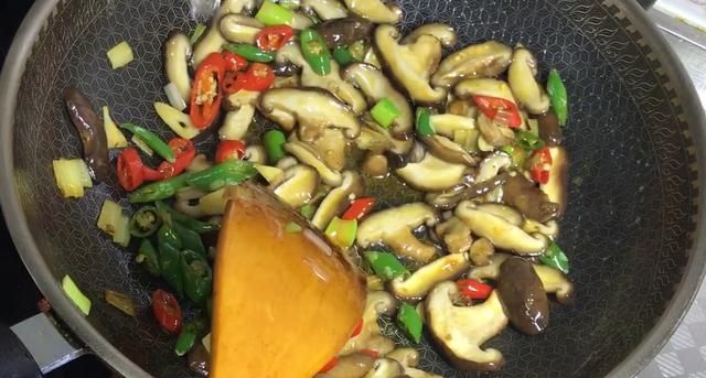 怎么炒香菇好吃图6