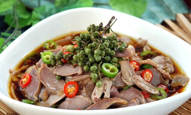 浩弟分享100道粤菜菜肴，我最爱的一道就是广式的功夫汤