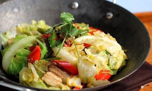 包菜又称圆白菜,除了素炒,还能怎么做才好吃呢图4