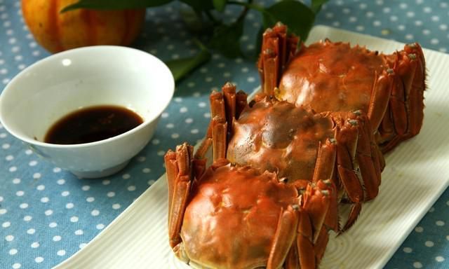 十月螃蟹最肥美，清蒸味鲜还易做，看看我们的蒸法是一样的吗？