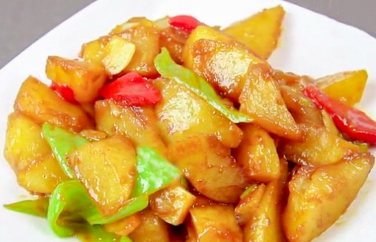 红烧土豆怎样做才更入味？不如试试这个方法，简单营养又美味