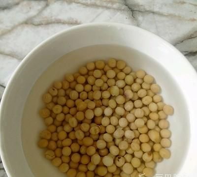 黄豆海带排骨汤的做法