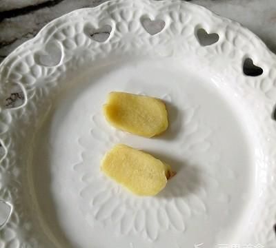 黄豆海带排骨汤的做法