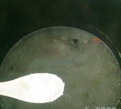 黄豆海带排骨汤的做法