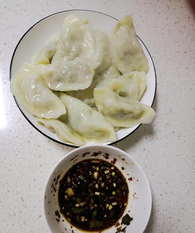 家常猪肉芹菜大葱馅饺子（不怕饺子馅出水）