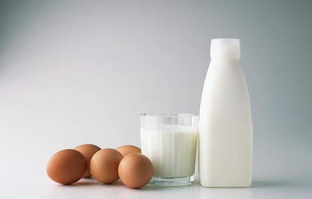 每天喝牛奶有什么好处？是不是必须每天喝牛奶？
