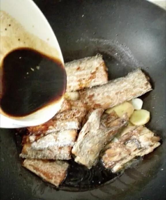 M厨美食｜滋阴养肝的干烧带鱼