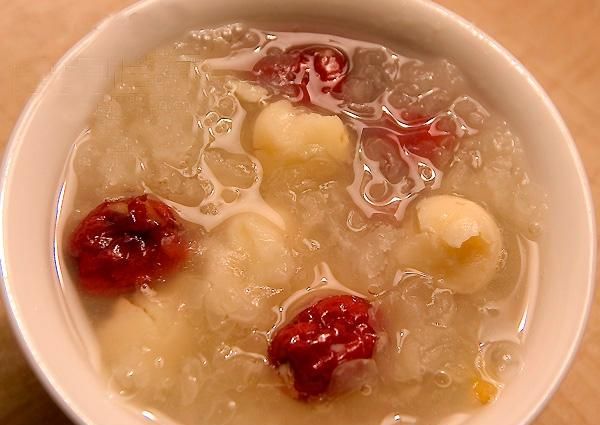 养生佳品--银耳莲子羹- 润肠通便、润肺止咳