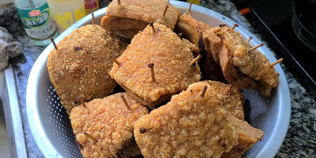 扣肉这做法在广东出了名，老厨师教你家常做法，味香好吃