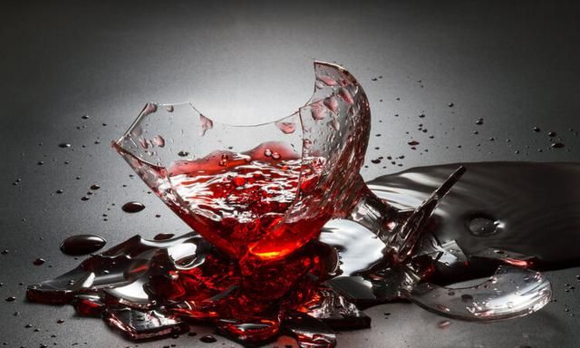 红酒是“好酒”，不但软化血管，还防癌？喝酒好处多，还是坏处多