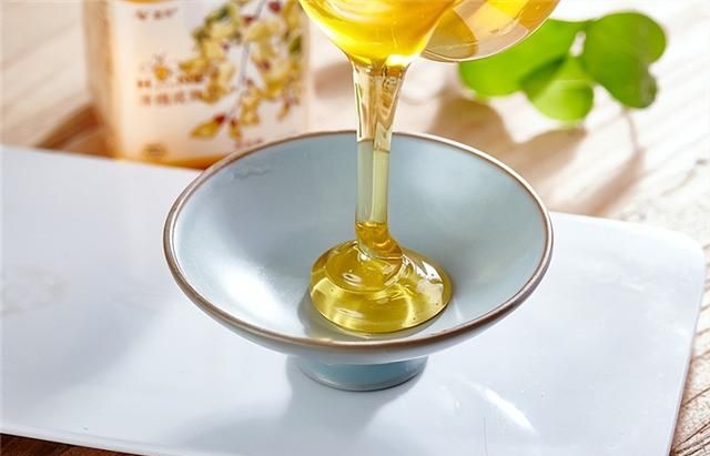 白醋跟蜂蜜一起喝能减肥吗？虽可辅助减肥，但肠胃不好的人不宜服用