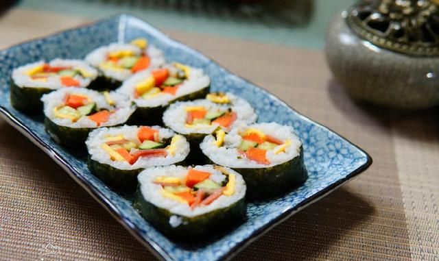 教你做超好吃的寿司，别用火腿肠，换成它更好吃