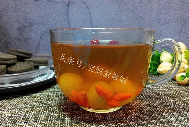 简单好喝益处多！一杯红枣枸杞桂圆茶在手，不怕你冬天不爱喝水