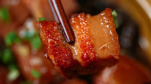 炖肉时，放什么料很关键，多加3种料，炖好的肉香气扑鼻，好吃