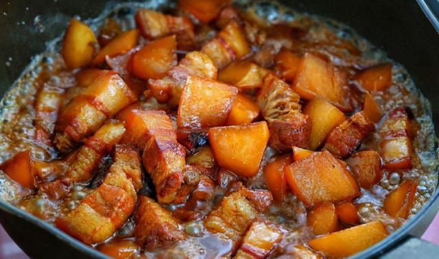 炖肉时，放什么料很关键，多加3种料，炖好的肉香气扑鼻，好吃
