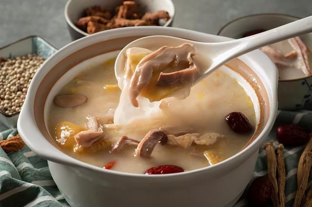 阳春砂仁，煲一碗汤，化湿健脾