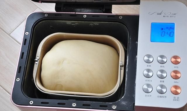 别用电饭锅做面包了，还是面包机比较靠谱，配方用对，你就成功了