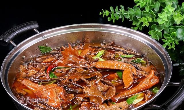 小鸡炖蘑菇这样做鸡肉香而不柴, 汤浓味美, 粉条特好吃