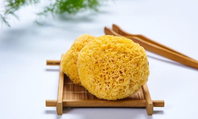 银耳被称为“平民燕窝”，“菌中之冠”来了解一下关于它的小知识