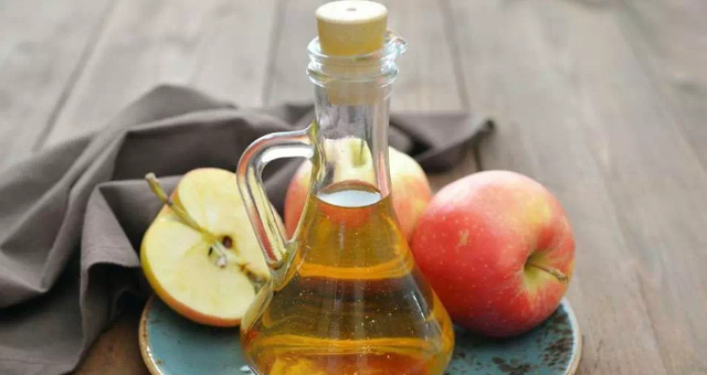 饮料也能减肥，学会做这自制苹果醋，开胃爽口，腰越喝越细