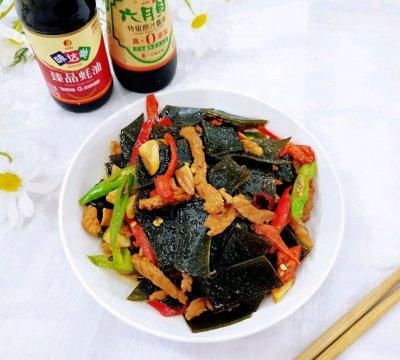 早晨来一碗海带炒肉，大人小孩都爱吃