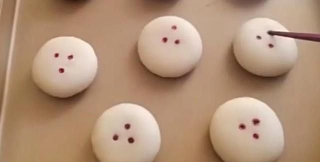 中国美食——天津“小货儿”：蛤蟆吐蜜