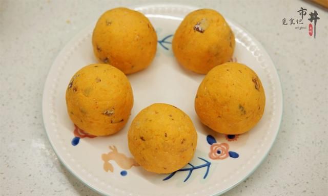 天冷，红薯和红枣是绝配，揉成团蒸一蒸，热量满满，松软香甜