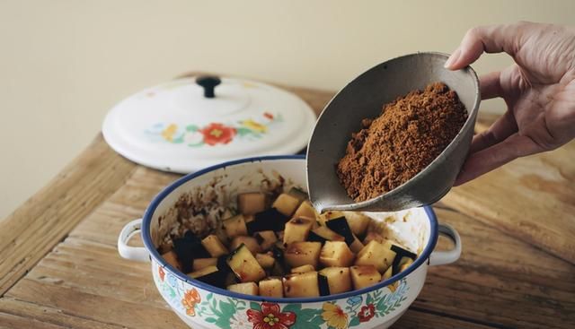 为了健康，别再喝添加剂制成的饮料，教你制作冬瓜茶，解渴又营养