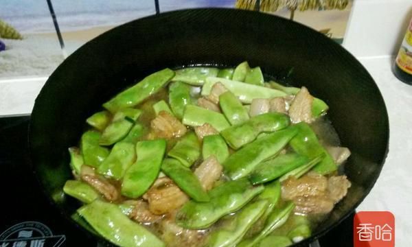 五花肉和豆角一锅炖，香的让你多吃一碗饭，夏天的食欲瞬间被打开