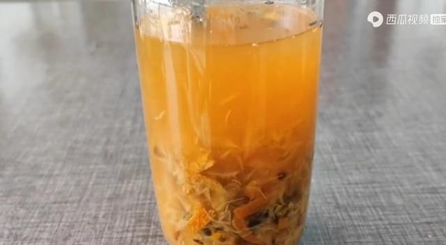 菊花加山楂干泡水喝，老一辈留给我们的土方法，很多人都不知道