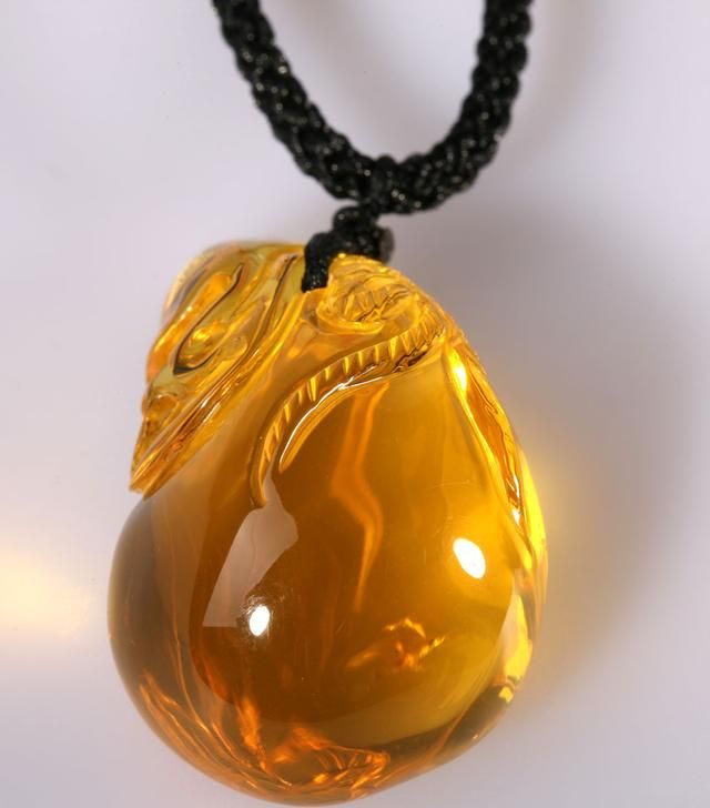 蜜蜡的功效与作用