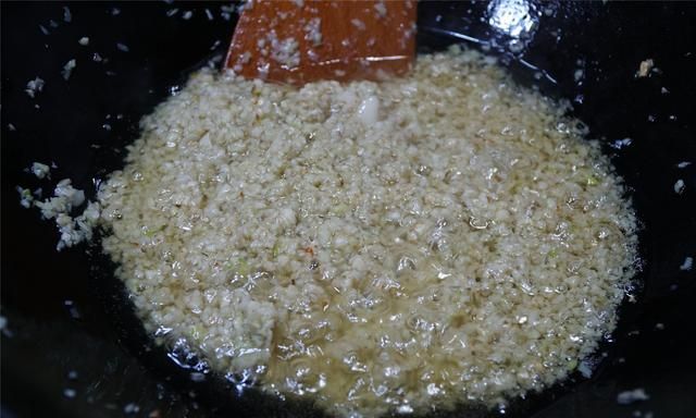 我家用了多年的蘸料，吃白切鸡，吃饺子面条都是绝配，简单好吃