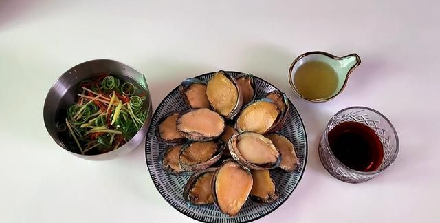 厨房小白都会的鲍鱼简单做法，过年露一手，招待客人有面子