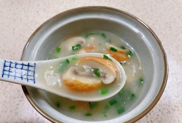 冬天，建议老人和小孩多吃口蘑，分享6种口蘑的做法，增强免疫力