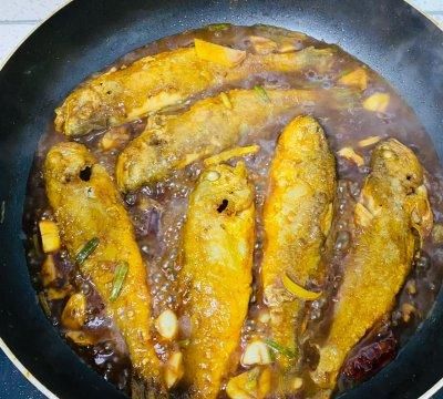 这道红烧小黄鱼，一周吃六次都嫌少