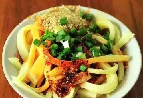 黄豆粉做豆皮怎么做好吃(黄豆粉皮怎么做好吃又简单小窍门)图1