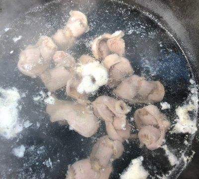 辣炒鸡胗一天不吃就馋，几块钱一斤，特美味