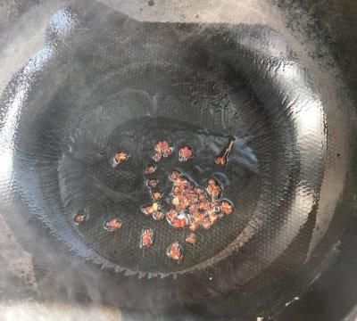 辣炒鸡胗一天不吃就馋，几块钱一斤，特美味