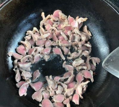 辣炒鸡胗一天不吃就馋，几块钱一斤，特美味
