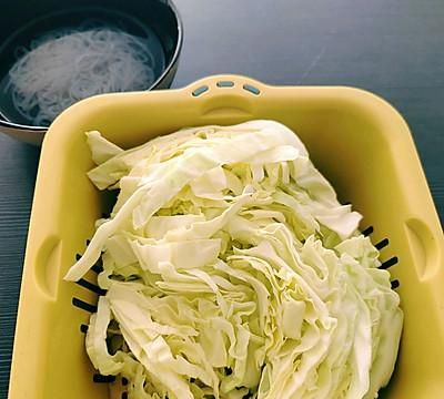不坨不沾锅的包菜炒粉条，好吃下饭