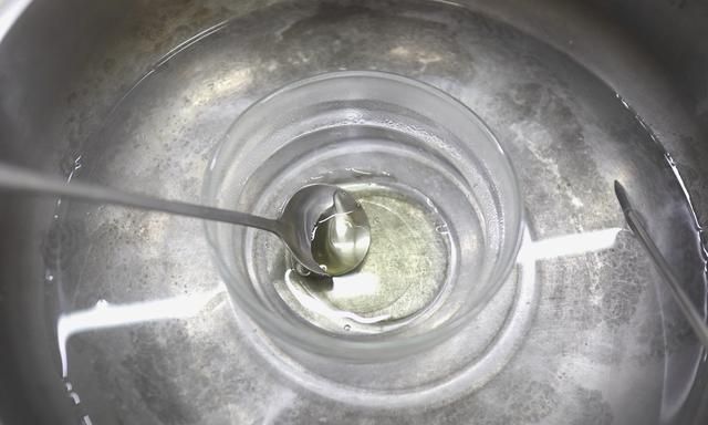 自制小蛋糕，无油无糖，暄软蓬松，血糖高的人和老年人都能吃