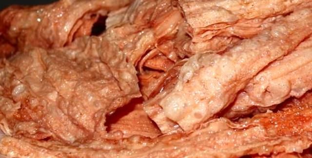 腐竹炒肉怎么做好吃？腐竹过油很重要，做出来的腐竹香软入味