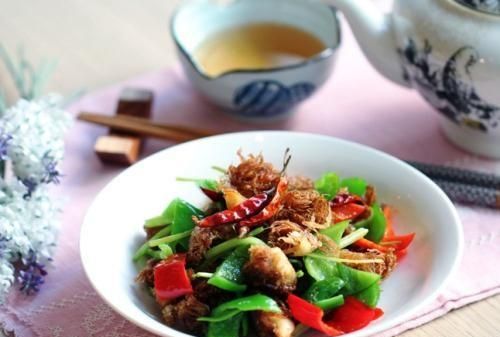 猴头菇这样做孕妇食用可助消化，增强肌体免疫力并使胎儿健康降生